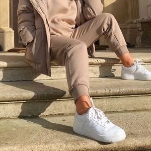 Meet your Posher, Sameera